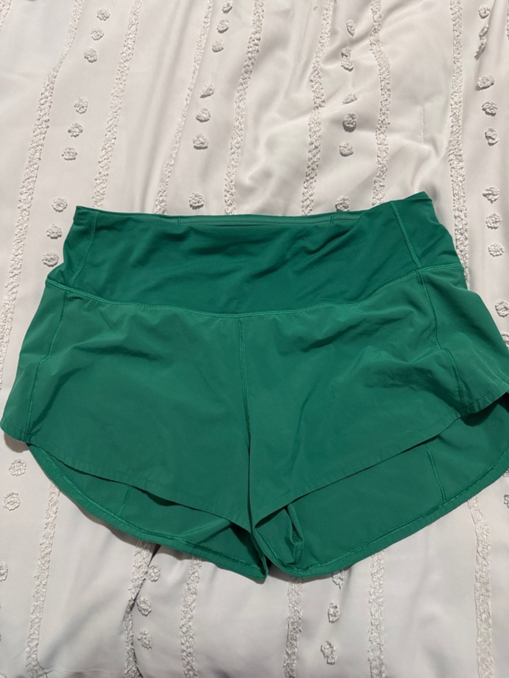 Lululemon Women’s High-Waist Active Shorts in Green 2.5 inseam